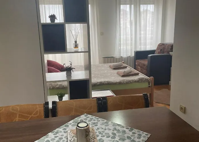 Roda Διαμέρισμα Τσάτσακ